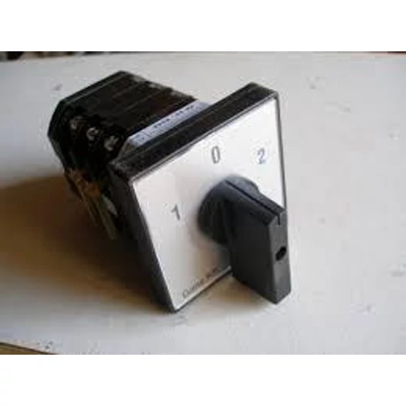 KK2-40-6008 irányváltó kapcsoló 40A (KK2-40-6008)