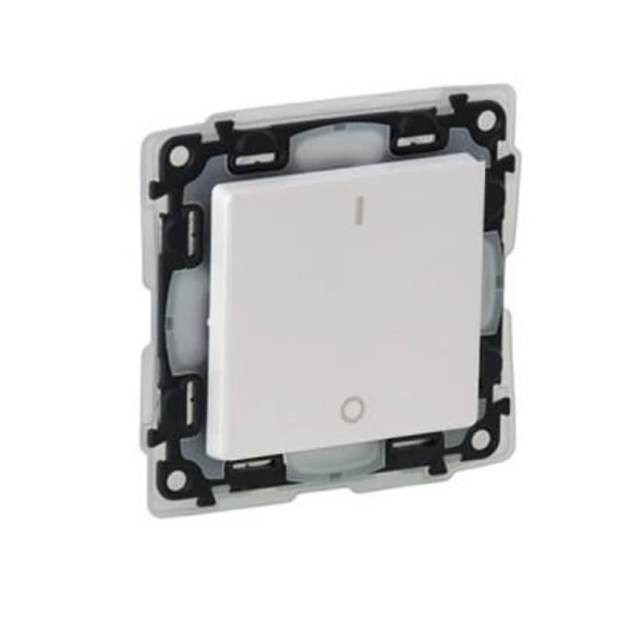 Valena Life 102 kétpólusú kapcsoló IP44 fehér (752164)
